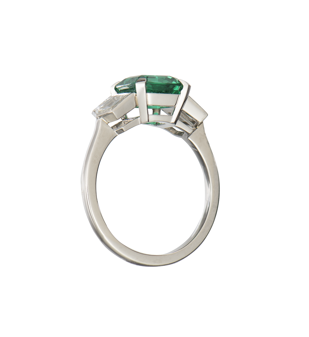 Emerald & Diamond Ring - Image 2