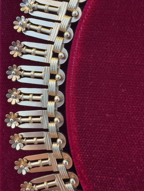 Antique gold Etruscan style necklace - Image 2